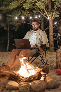 A digital nomad can work anywhere.